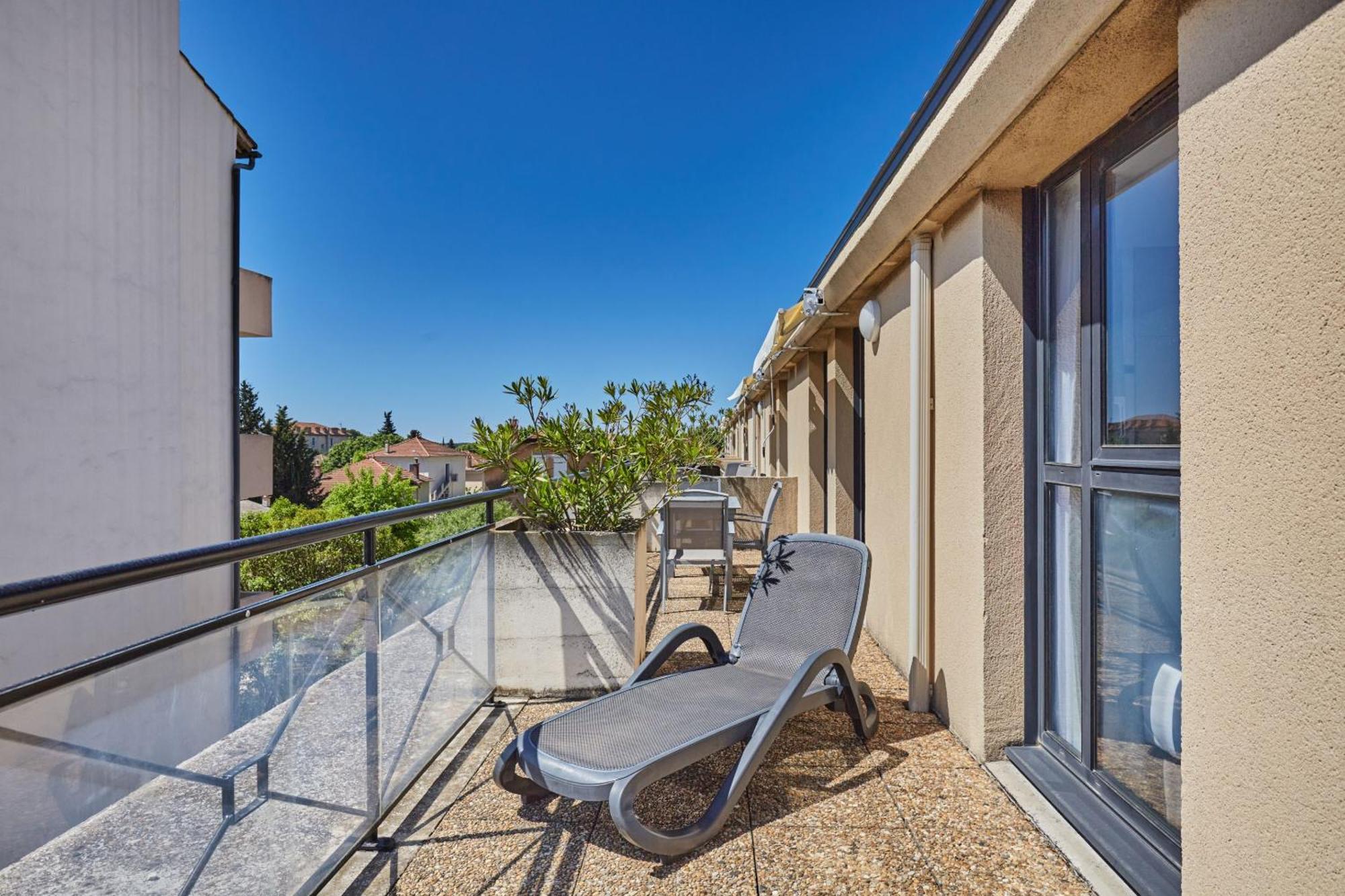 One-Bedroom Apartment Terrace